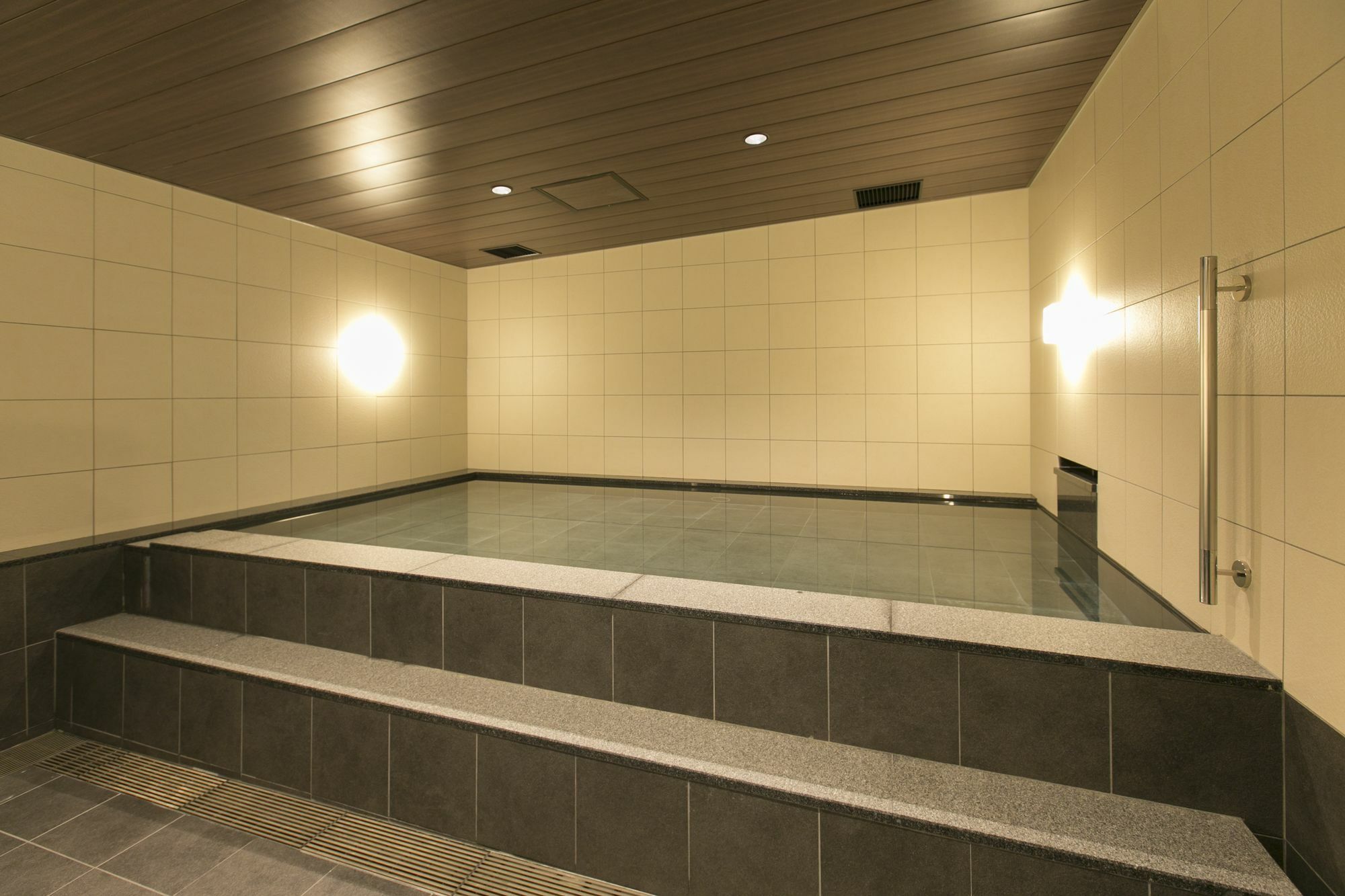First Cabin Hanshin Nishiumeda Osaka Eksteriør billede